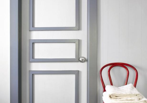 Accent-Colored Bathroom Door