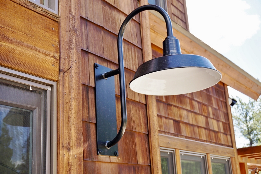Barn Lighting on Columns