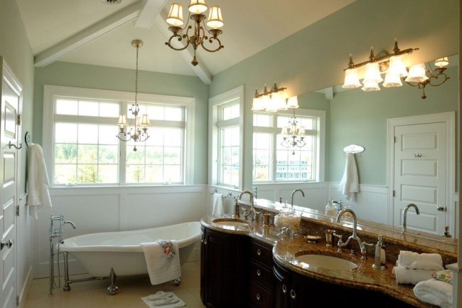 Bathroom with Royal Essence