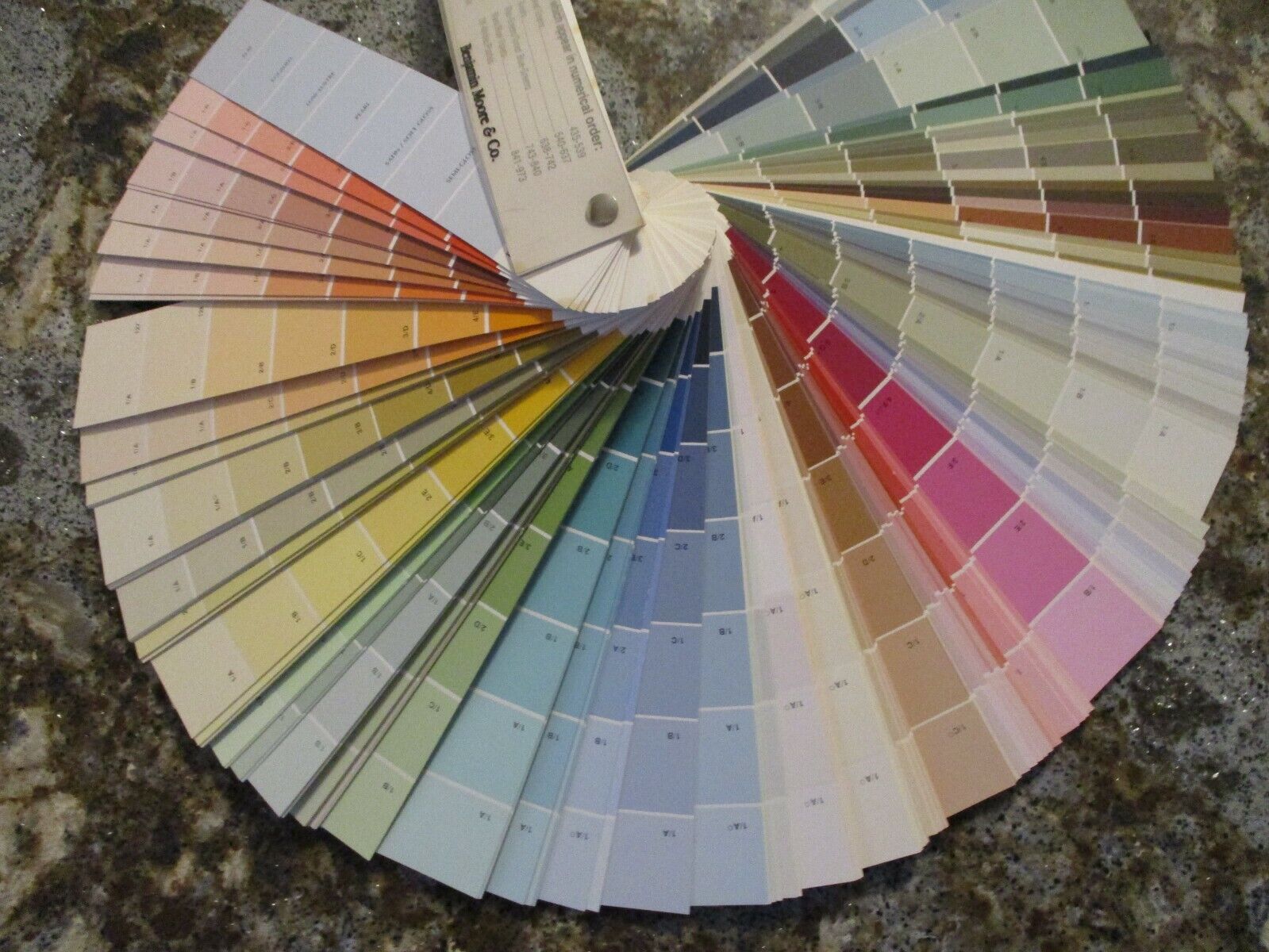 Benjamin Moore Balboa Mist OC-27: Paint Color Review